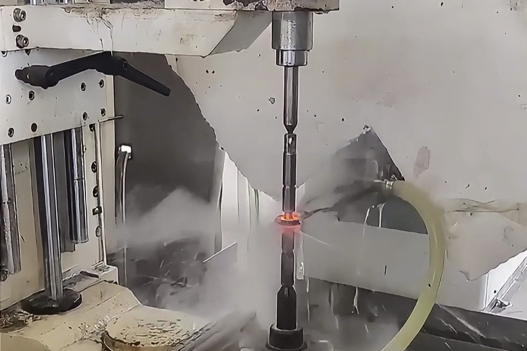 數(shù)控淬火新標(biāo)桿！海拓超高頻機(jī)床讓傳統(tǒng)工藝望塵莫及