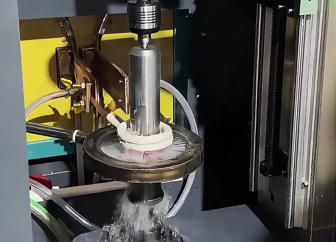 淬火層深精準控！海拓數控高頻淬火機床拉滿制造業硬實力