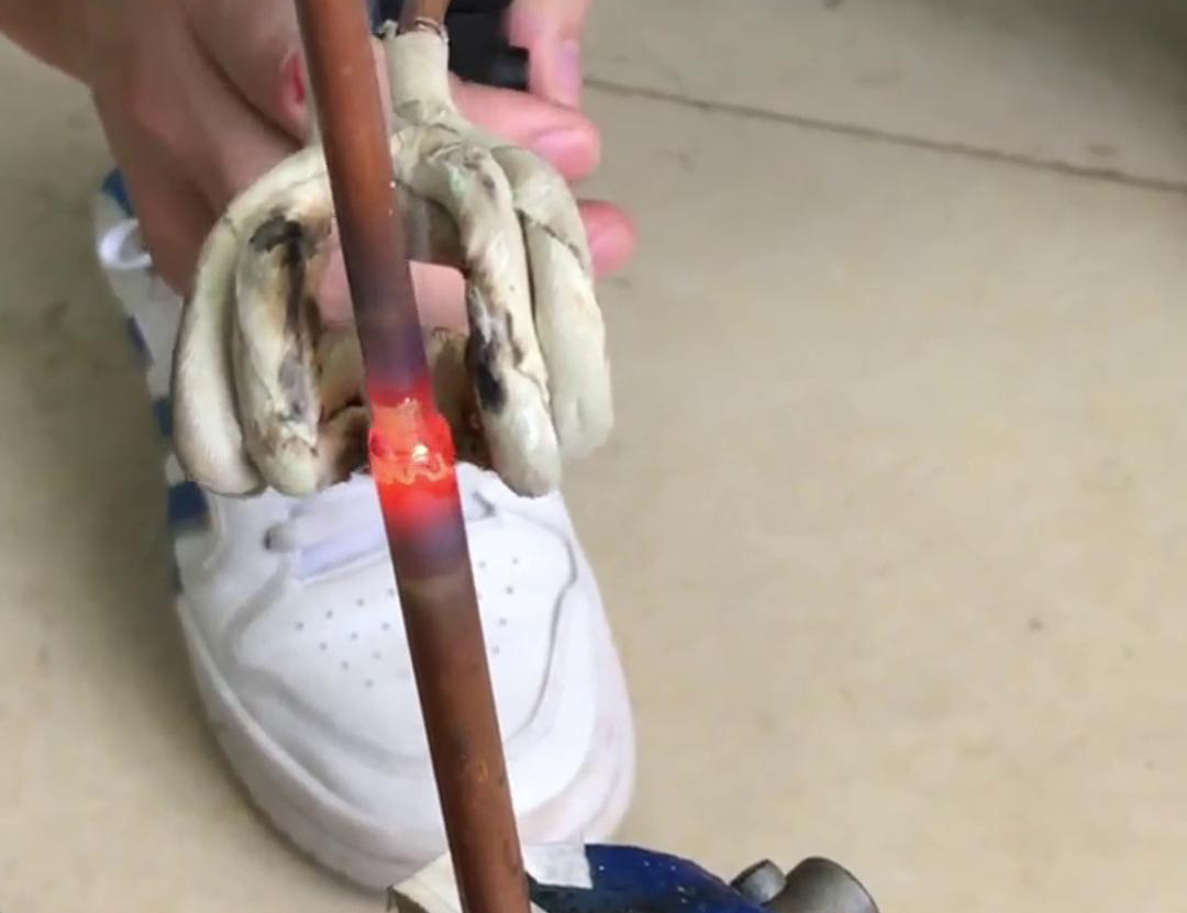 手持式高頻焊接設(shè)備，4-16銅管焊接，2秒焊接完成，代替火焰焊接，安全省時(shí)省人工