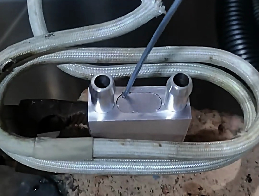 使用高頻焊機焊接鋁件，那么焊接鋁件就像喝水一樣簡單，簡單到有手就會