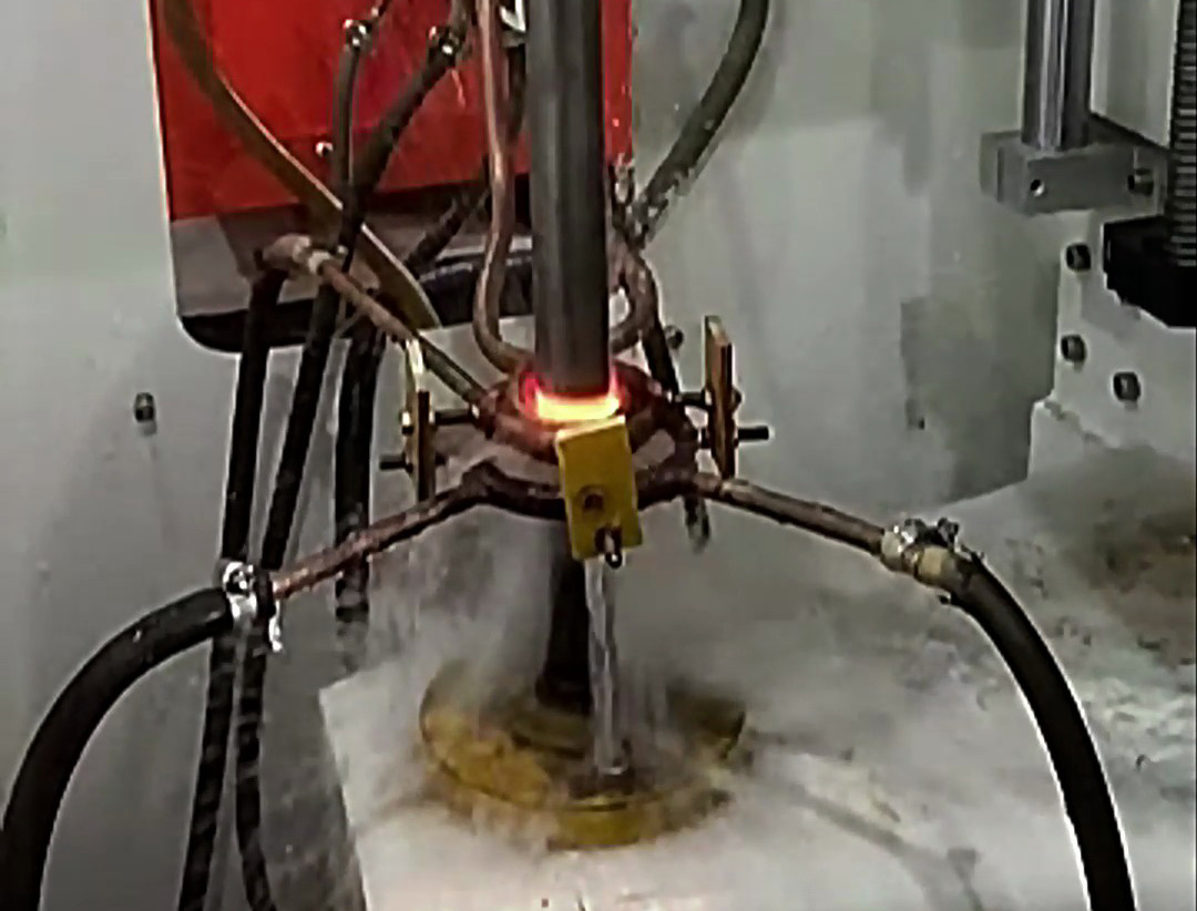 超高頻淬火機(jī)床 一種專門用于進(jìn)行超高頻感應(yīng)淬火工藝的工業(yè)設(shè)備