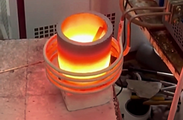 小型高頻感應(yīng)熔煉爐可以到8分鐘熔煉一爐黃銅