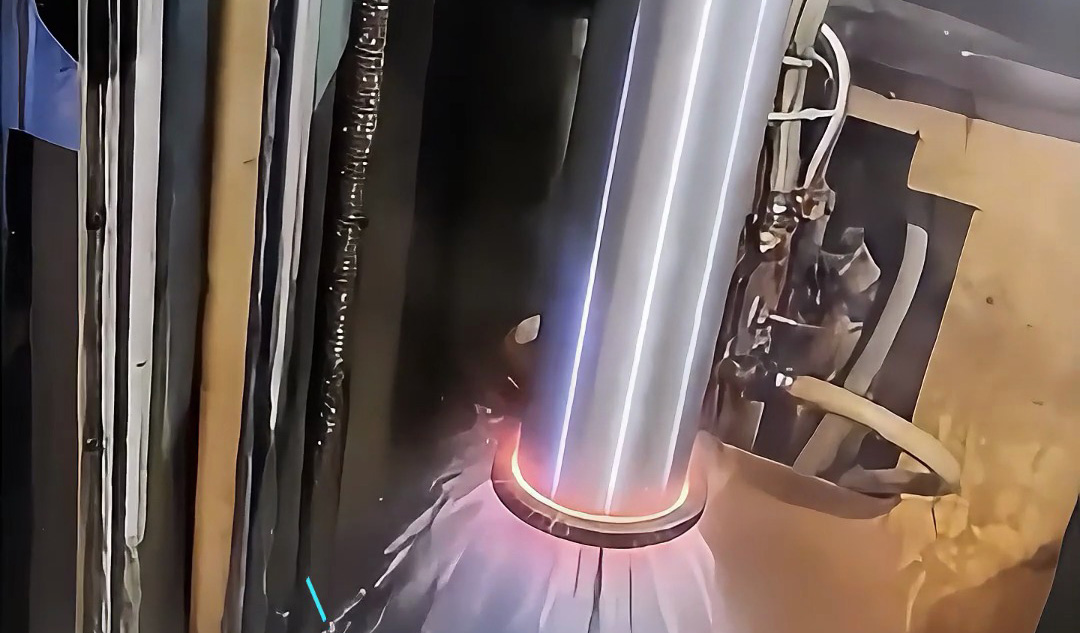 光軸進行表面高頻淬火熱處理 常用的兩種淬火冷卻介質是油和水等介質