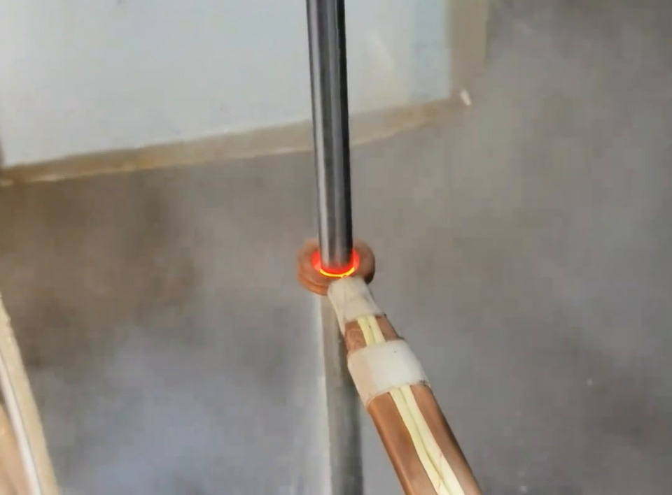 16毫米光軸精細處理！數控高頻淬火機床高效精準展示