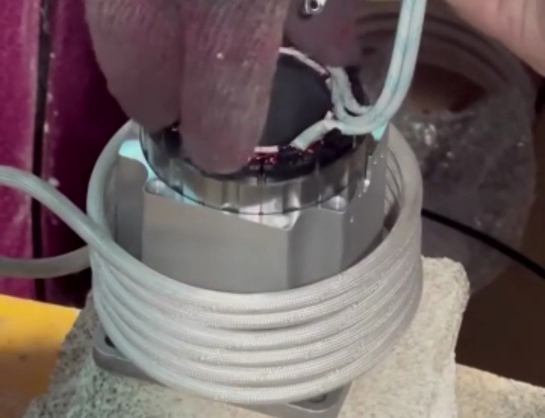 電機鋁殼熱套制作全過程,海拓高頻加熱機讓你省時又省力