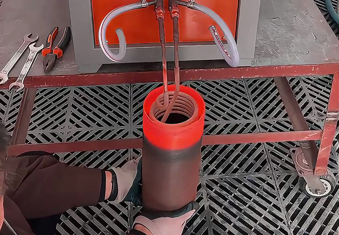 鋼管內孔加熱新突破！感應加熱設備讓你告別傳統火焰加熱方式