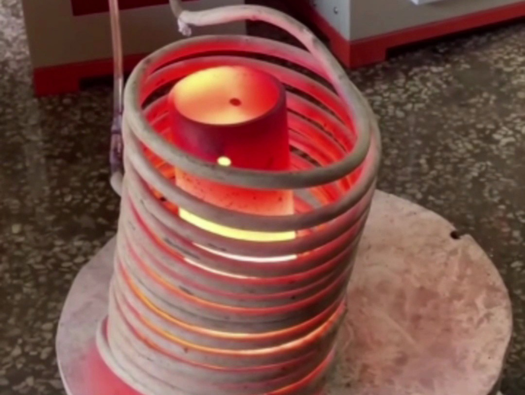 輕松加熱1000度！高頻機高效加熱全過程展示